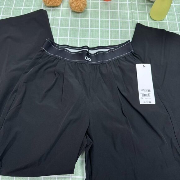 Brand new ALO Yoga Women's Black Slim Fit Pants (Regular) 🧡💙 - Picture 5 of 9